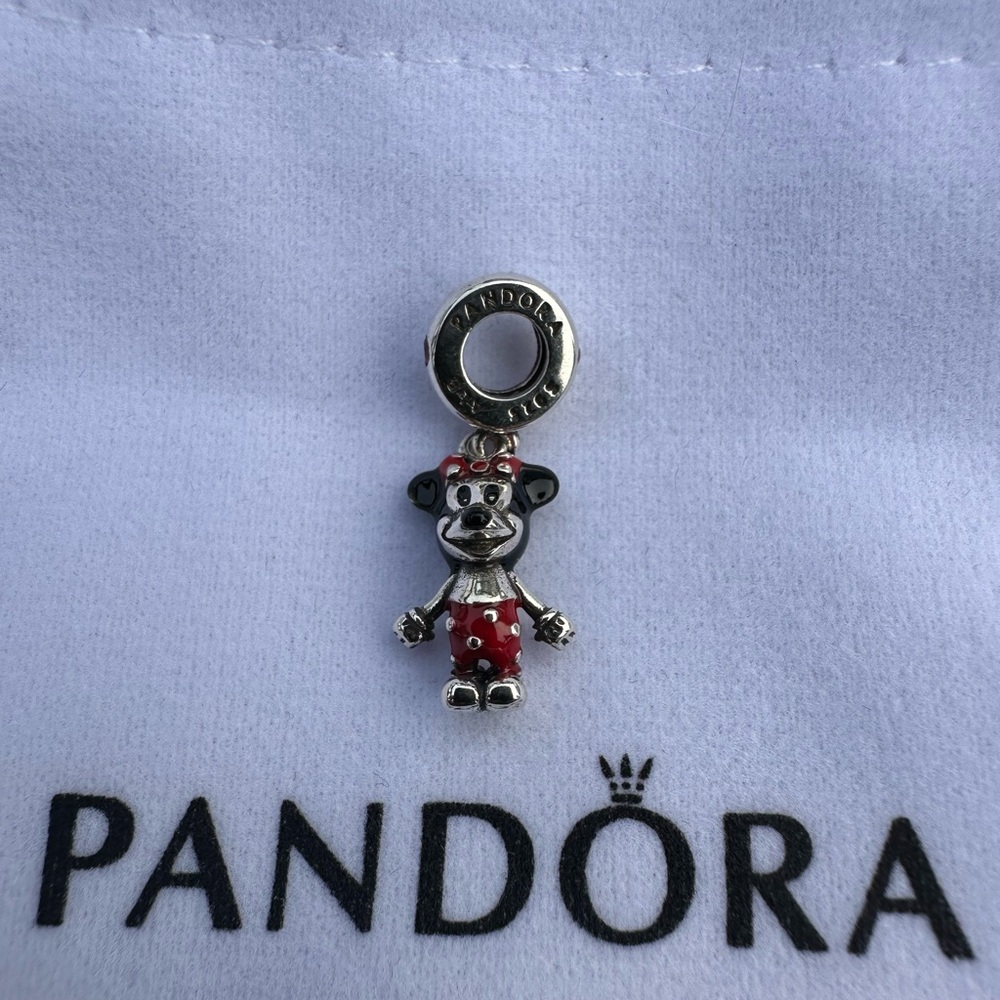 Disney x PANDORA Minnie Mouse Charm